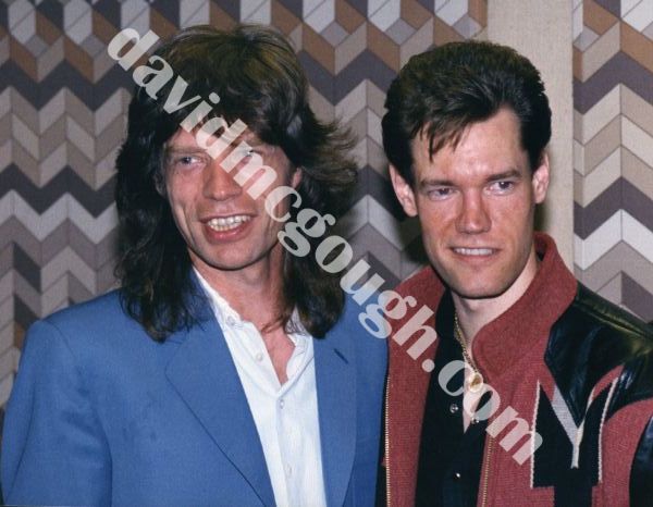 Mick Jagger, Randy Travis 1986, London.jpg